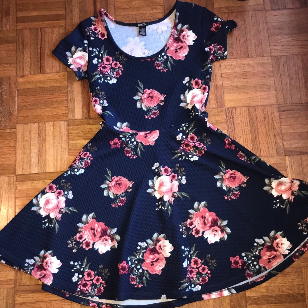 BEAUTIFUL FLOWER DRESS